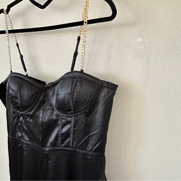 Guess Black Gold Satin Bustier Jumpsuit NWT Size L - Picture 6 of 10